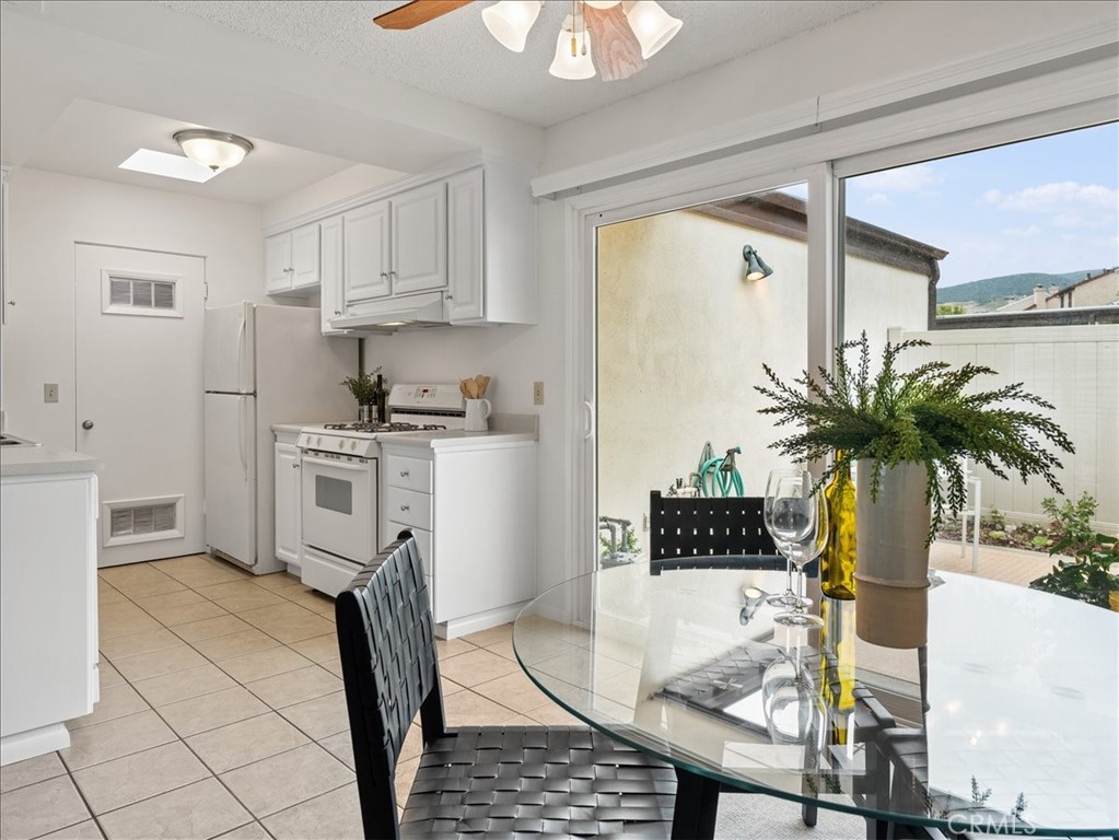 1176 Oceanaire Dr, San Luis Obispo, CA 93405