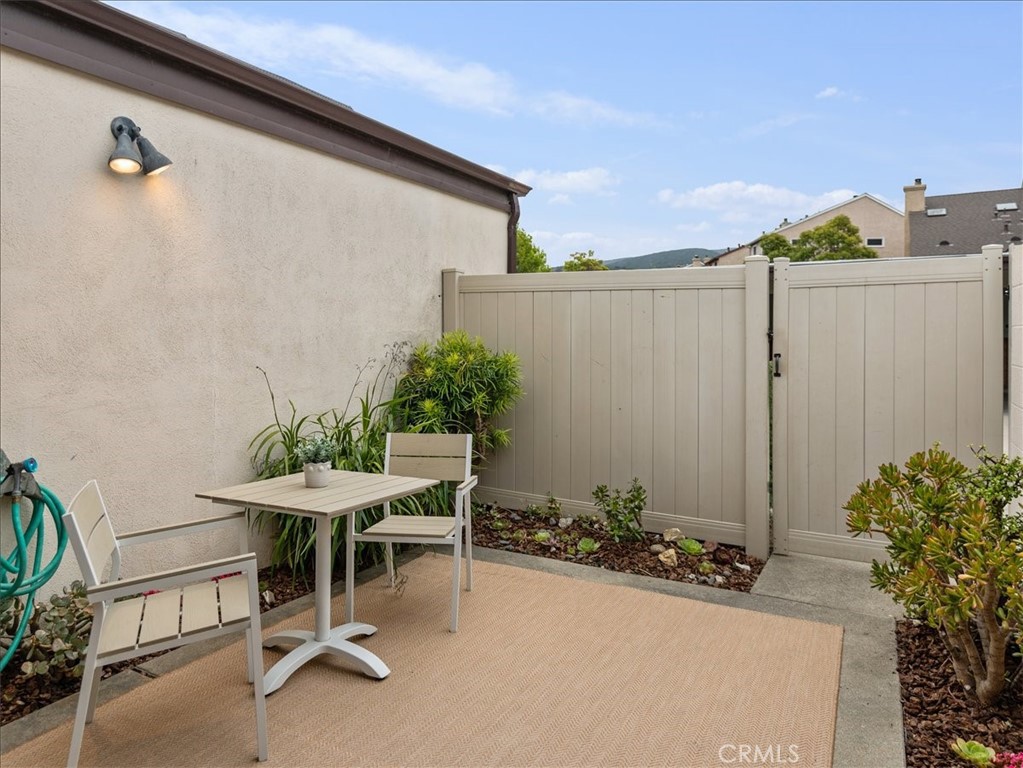 1176 Oceanaire Dr, San Luis Obispo, CA 93405