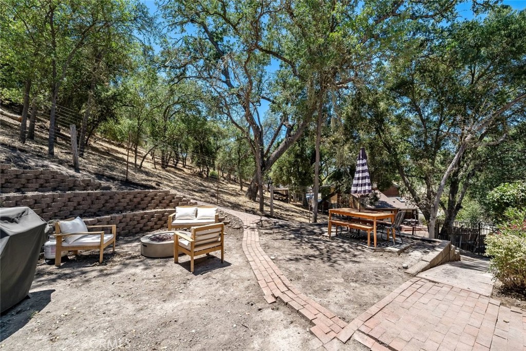 9056 Curbaril Avenue, Atascadero, CA 93422