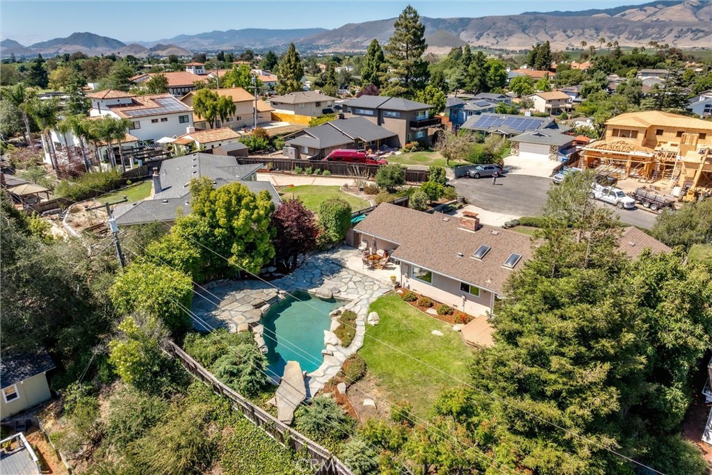 6020 Joan Pl, San Luis Obispo, CA 93401