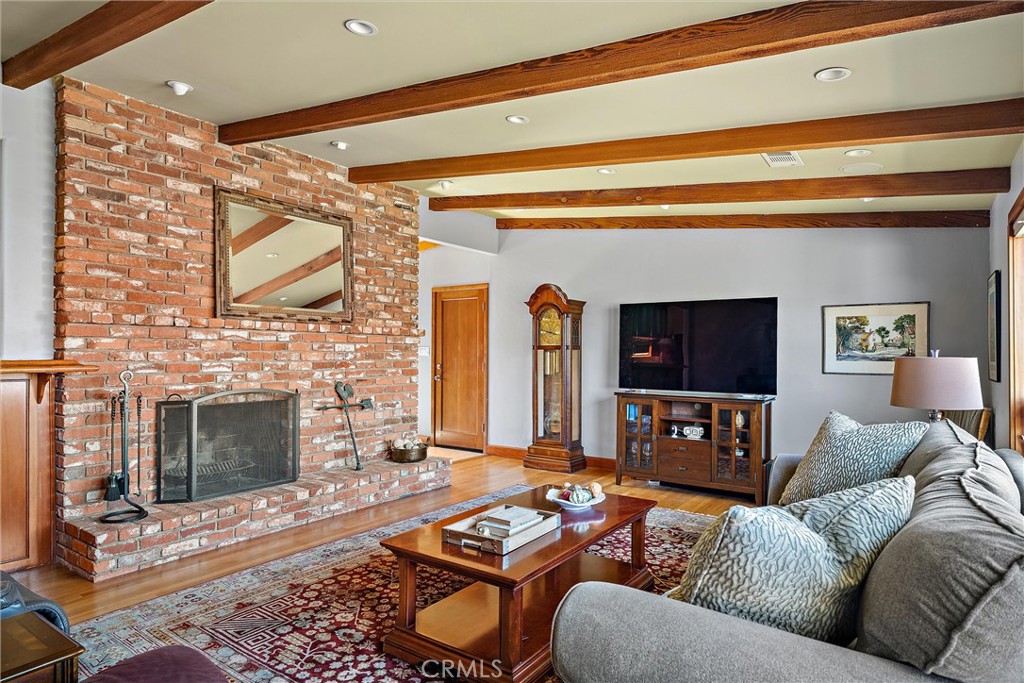 6020 Joan Pl, San Luis Obispo, CA 93401
