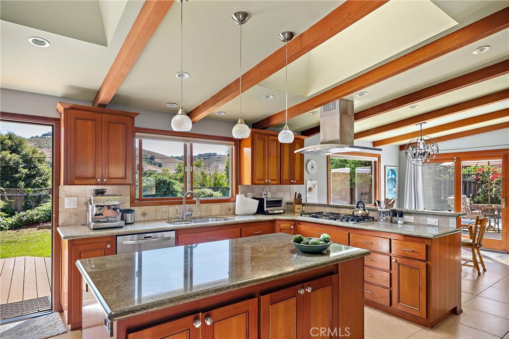 6020 Joan Pl, San Luis Obispo, CA 93401
