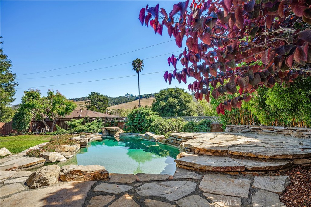 6020 Joan Pl, San Luis Obispo, CA 93401