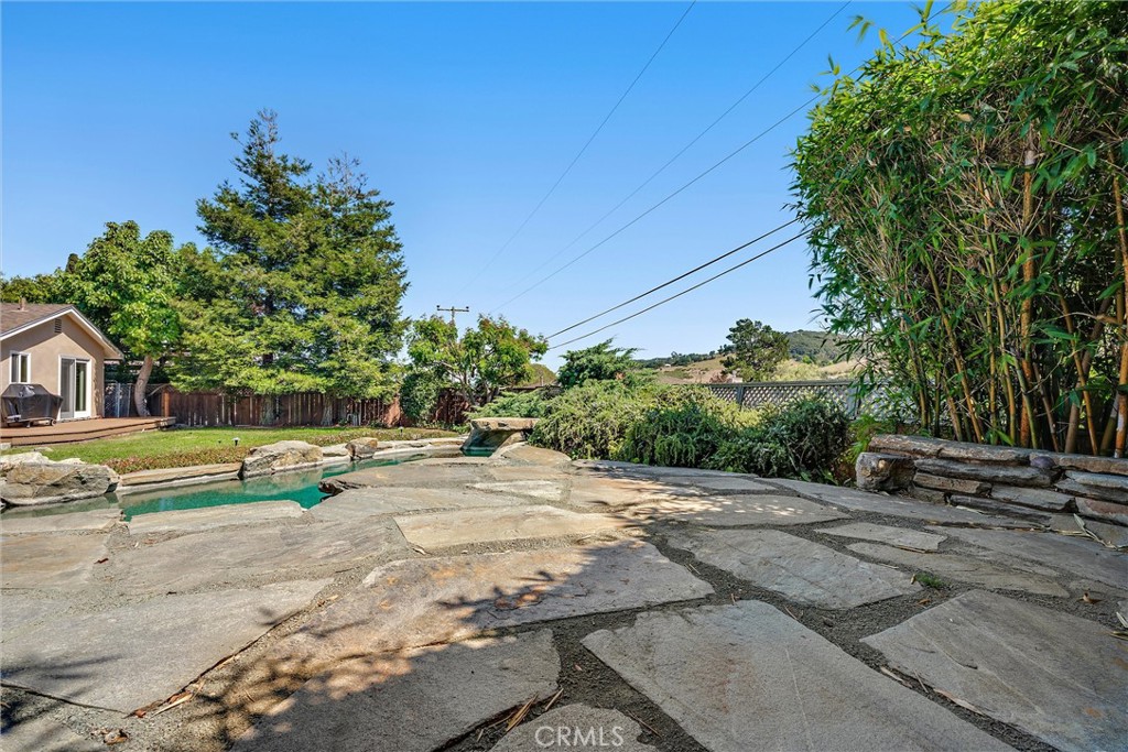 6020 Joan Pl, San Luis Obispo, CA 93401