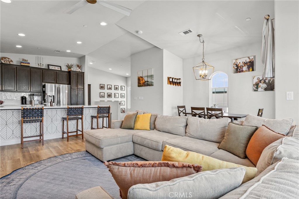 363 Calle De Pueblo, Templeton, CA 93465