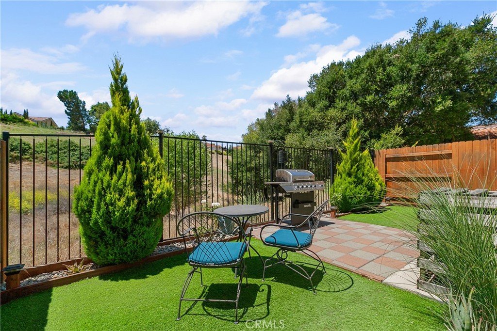 363 Calle De Pueblo, Templeton, CA 93465