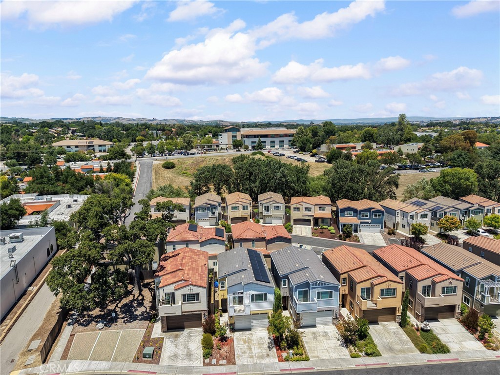 363 Calle De Pueblo, Templeton, CA 93465