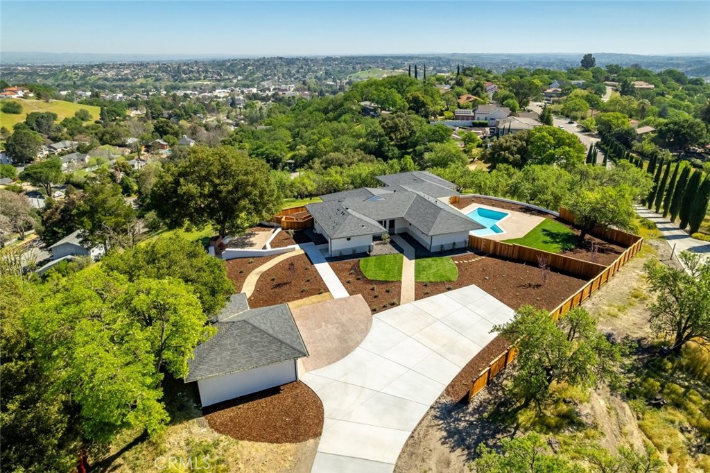 1026 Merry Hill Road, Paso Robles, CA 93446