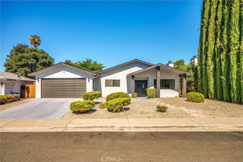921 Player Ln, Paso Robles, CA 93446