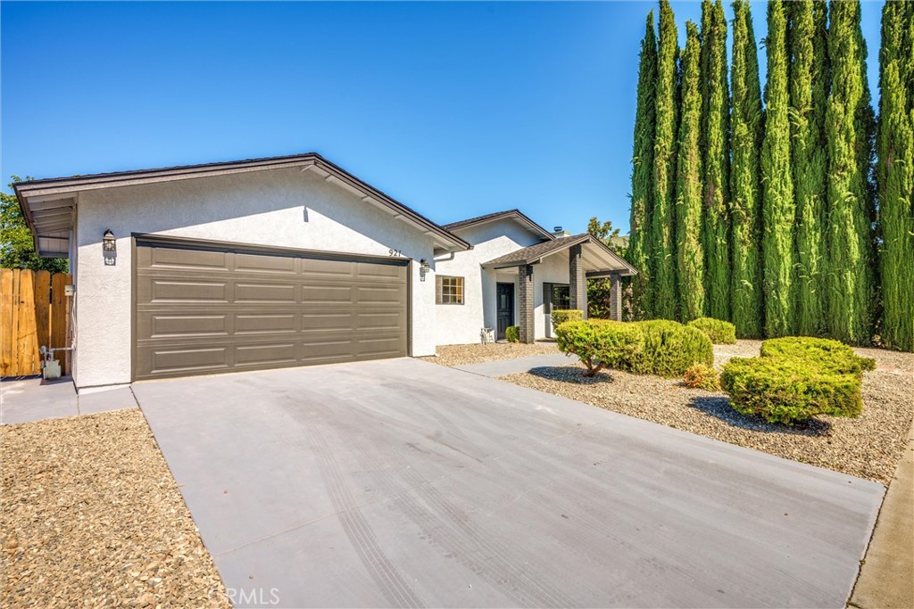 921 Player Ln, Paso Robles, CA 93446