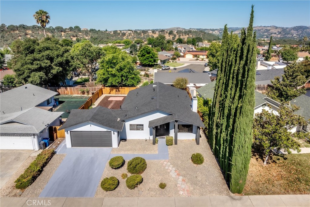 921 Player Ln, Paso Robles, CA 93446