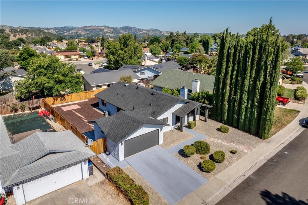 921 Player Ln, Paso Robles, CA 93446