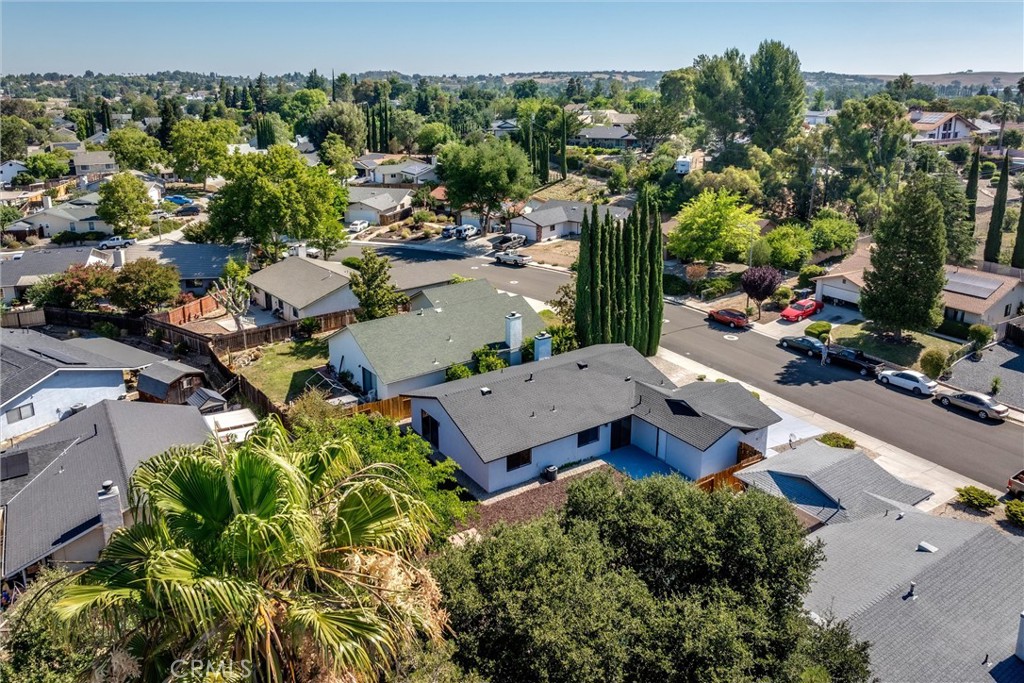 921 Player Ln, Paso Robles, CA 93446