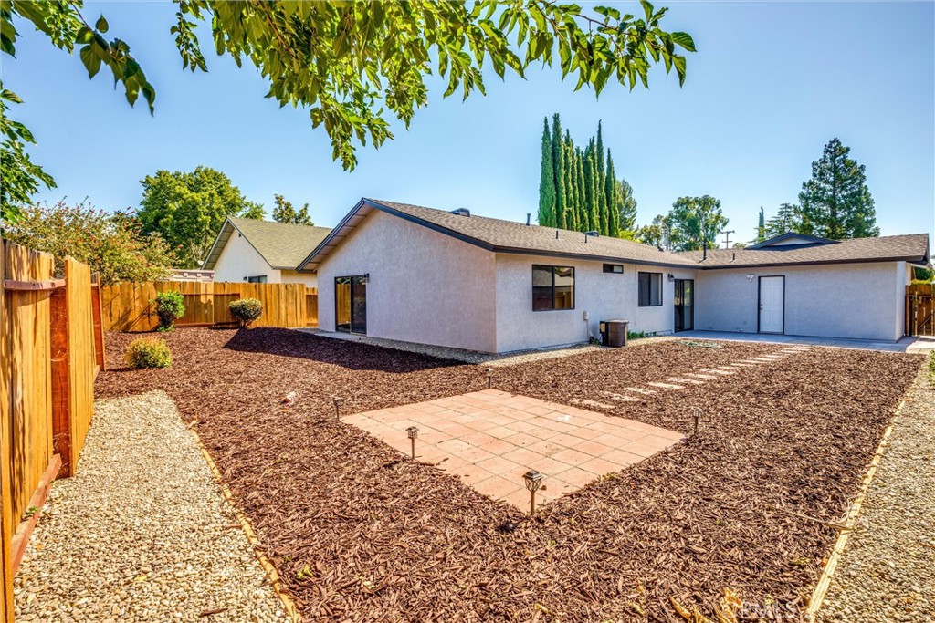 921 Player Ln, Paso Robles, CA 93446