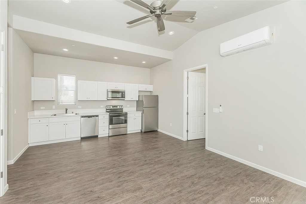 2365 N Arthur Ave, Fresno, CA 93705