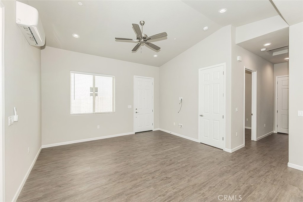 2365 N Arthur Ave, Fresno, CA 93705