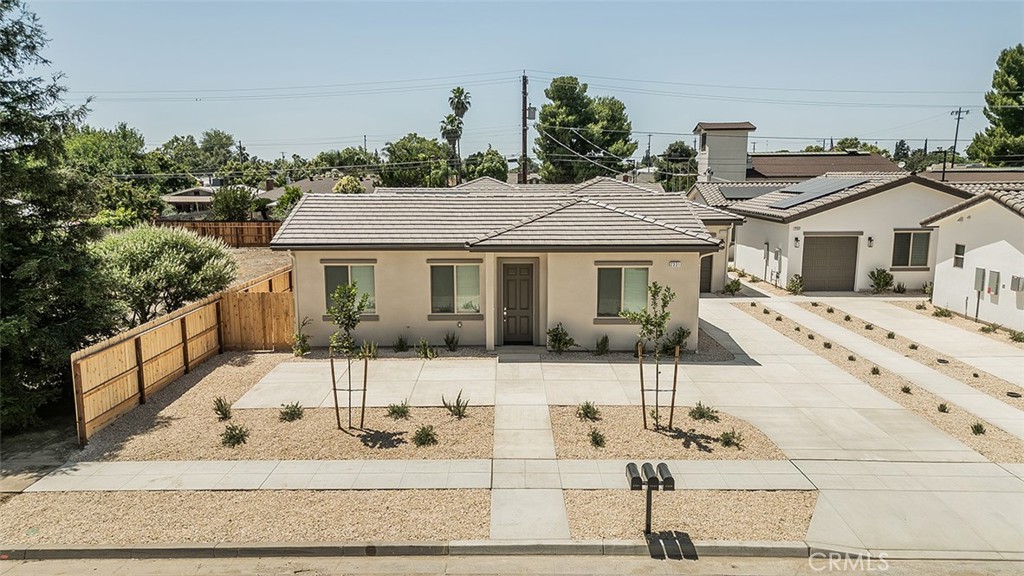 2365 N Arthur Ave, Fresno, CA 93705