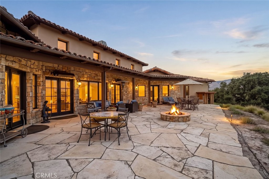 2350 Camino Edna, San Luis Obispo, CA 93401