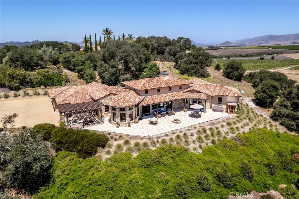 2350 Camino Edna, San Luis Obispo, CA 93401
