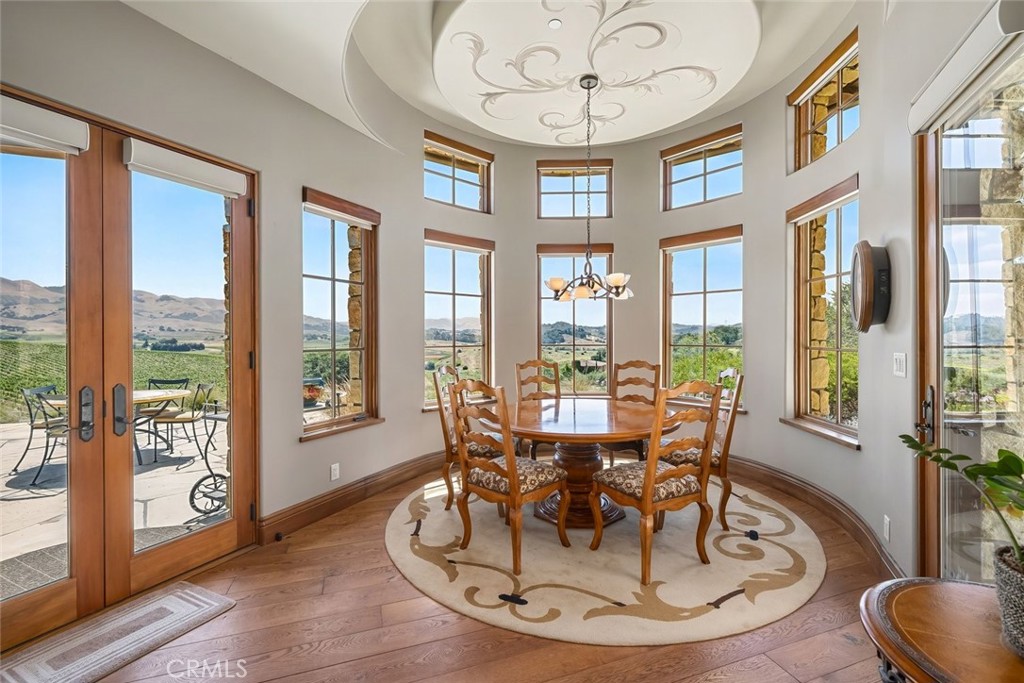 2350 Camino Edna, San Luis Obispo, CA 93401