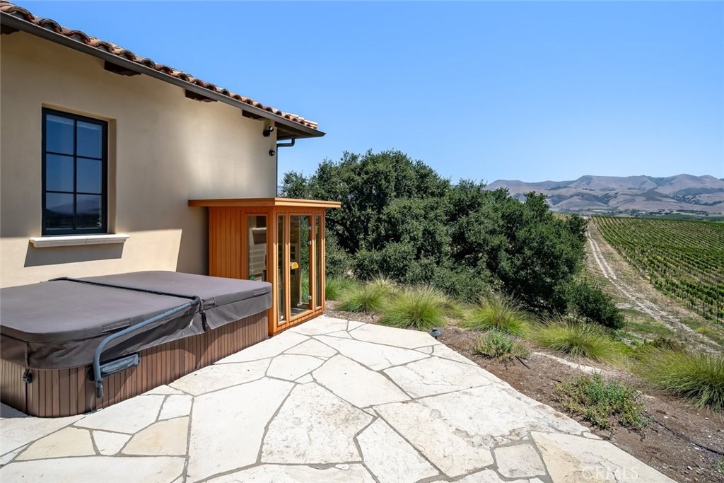 2350 Camino Edna, San Luis Obispo, CA 93401