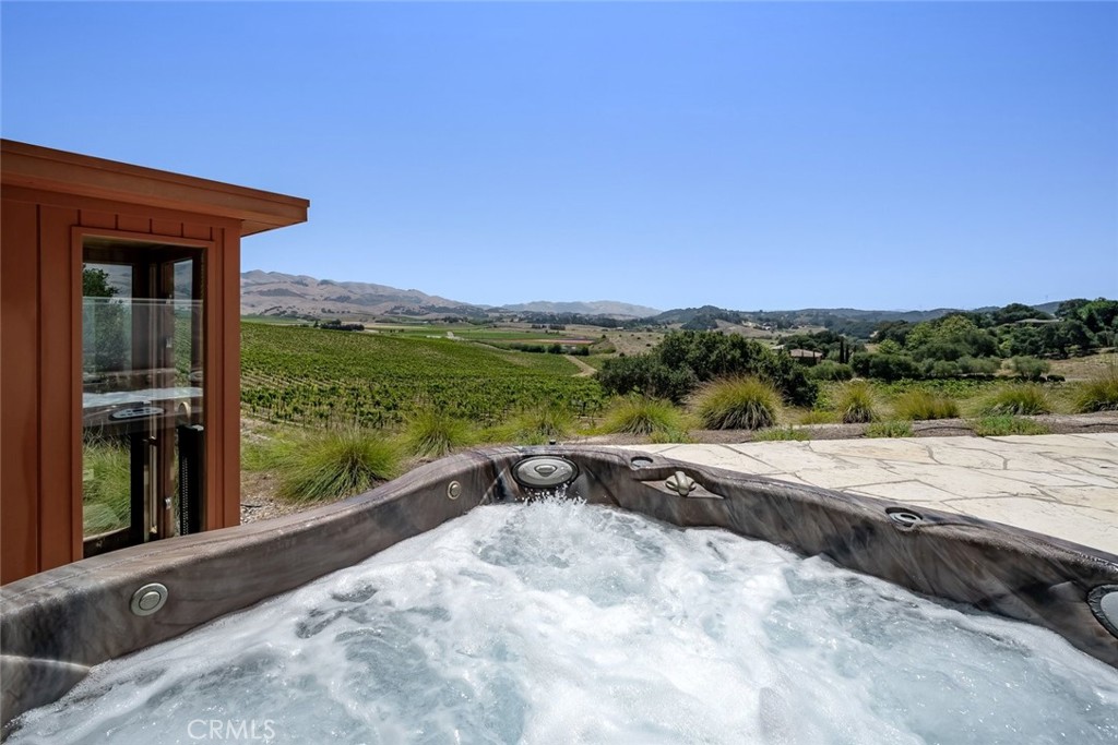 2350 Camino Edna, San Luis Obispo, CA 93401