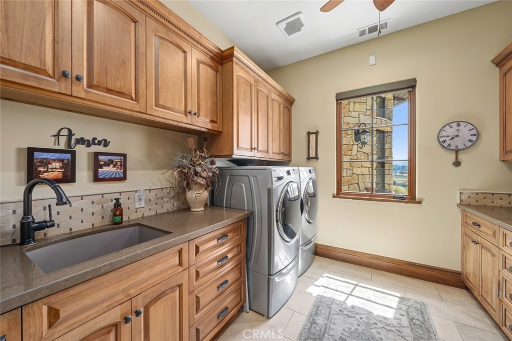 2350 Camino Edna, San Luis Obispo, CA 93401