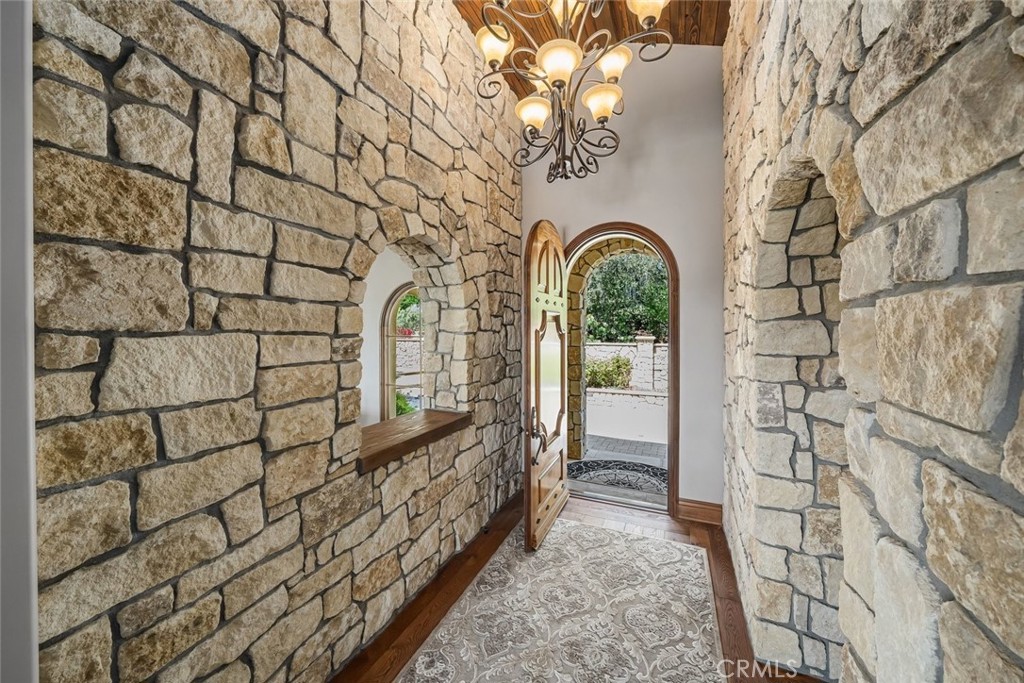 2350 Camino Edna, San Luis Obispo, CA 93401