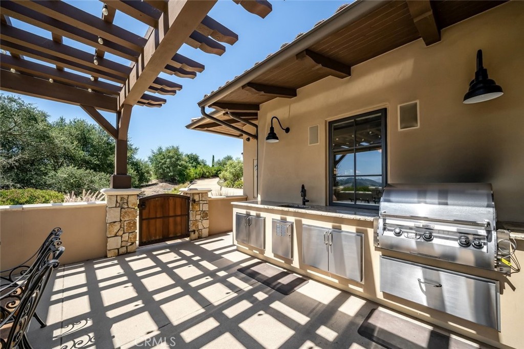 2350 Camino Edna, San Luis Obispo, CA 93401