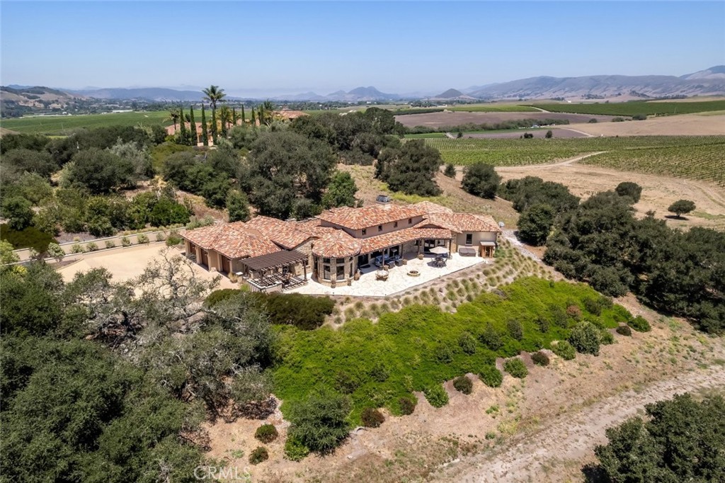 2350 Camino Edna, San Luis Obispo, CA 93401