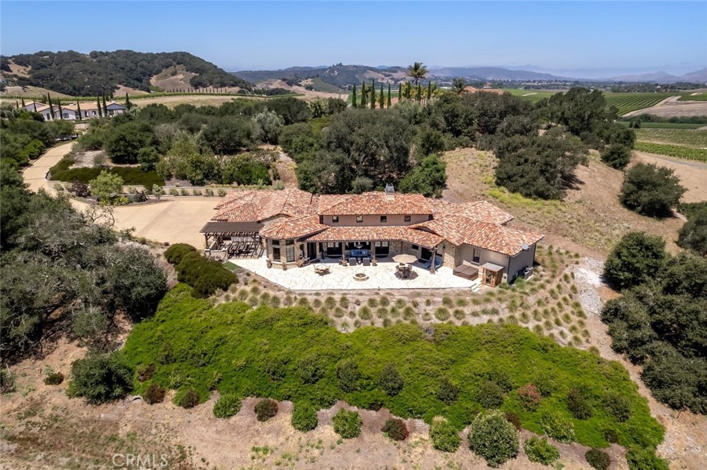 2350 Camino Edna, San Luis Obispo, CA 93401