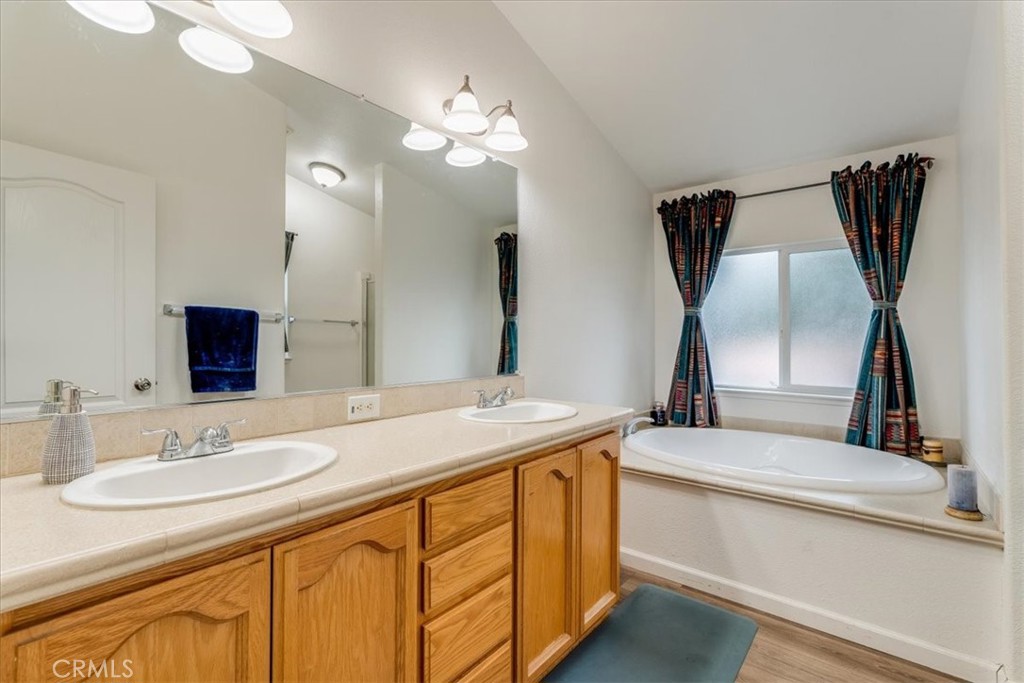 51 Quinta Ct, Paso Robles, CA 93446