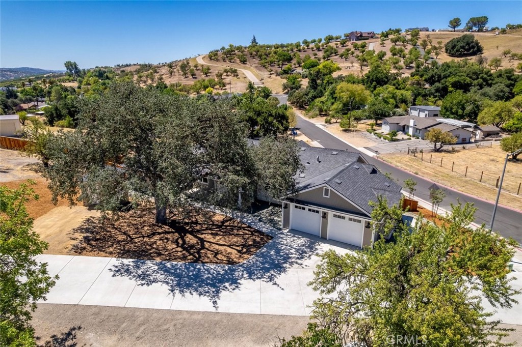 1006 Merry Hill Road, Paso Robles, CA 93446