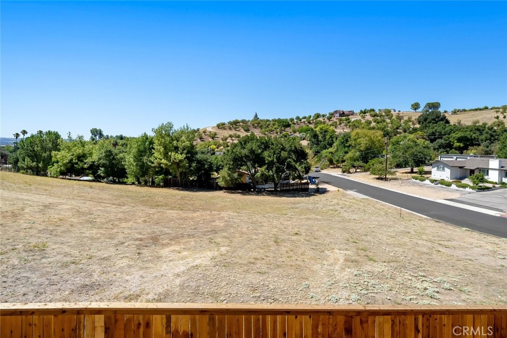1006 Merry Hill Road, Paso Robles, CA 93446