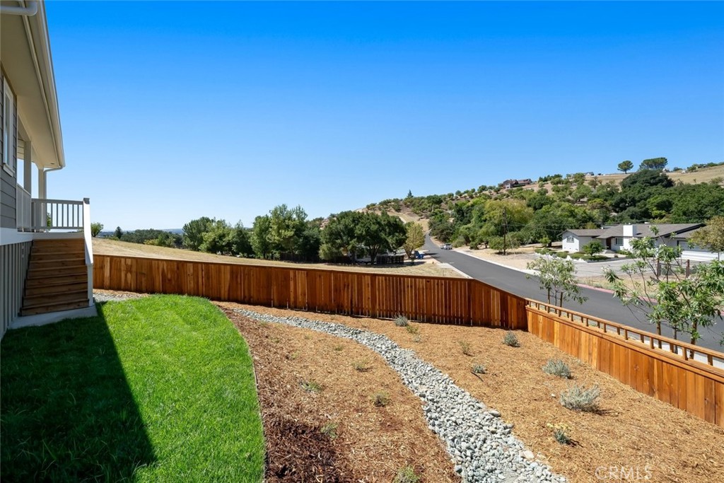 1006 Merry Hill Road, Paso Robles, CA 93446