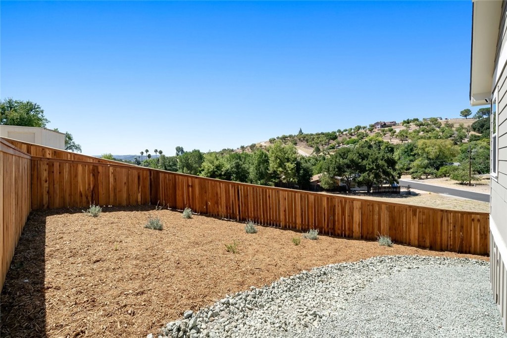 1006 Merry Hill Road, Paso Robles, CA 93446