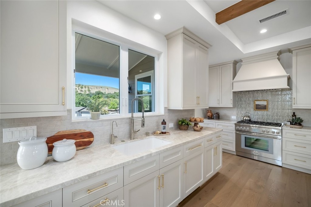 1006 Merry Hill Road, Paso Robles, CA 93446