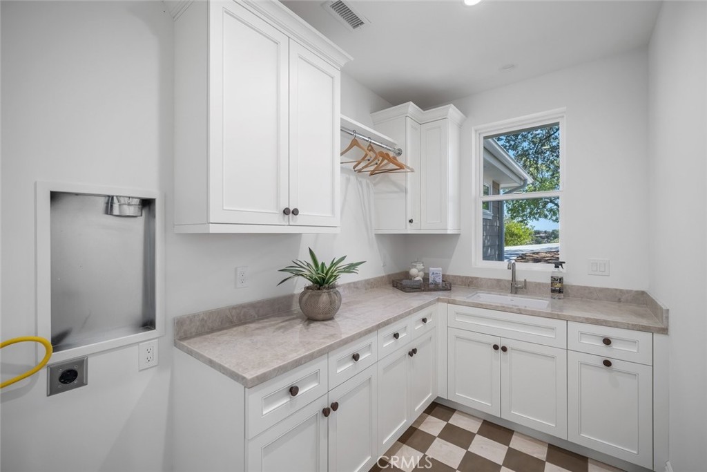1006 Merry Hill Road, Paso Robles, CA 93446