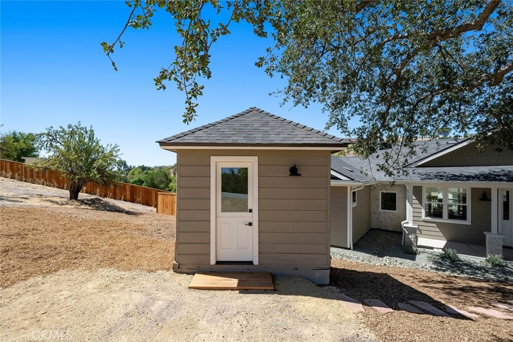 1006 Merry Hill Road, Paso Robles, CA 93446
