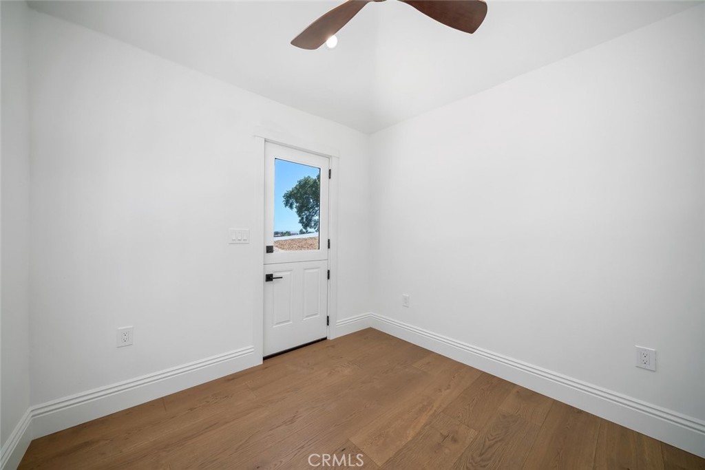 1006 Merry Hill Road, Paso Robles, CA 93446