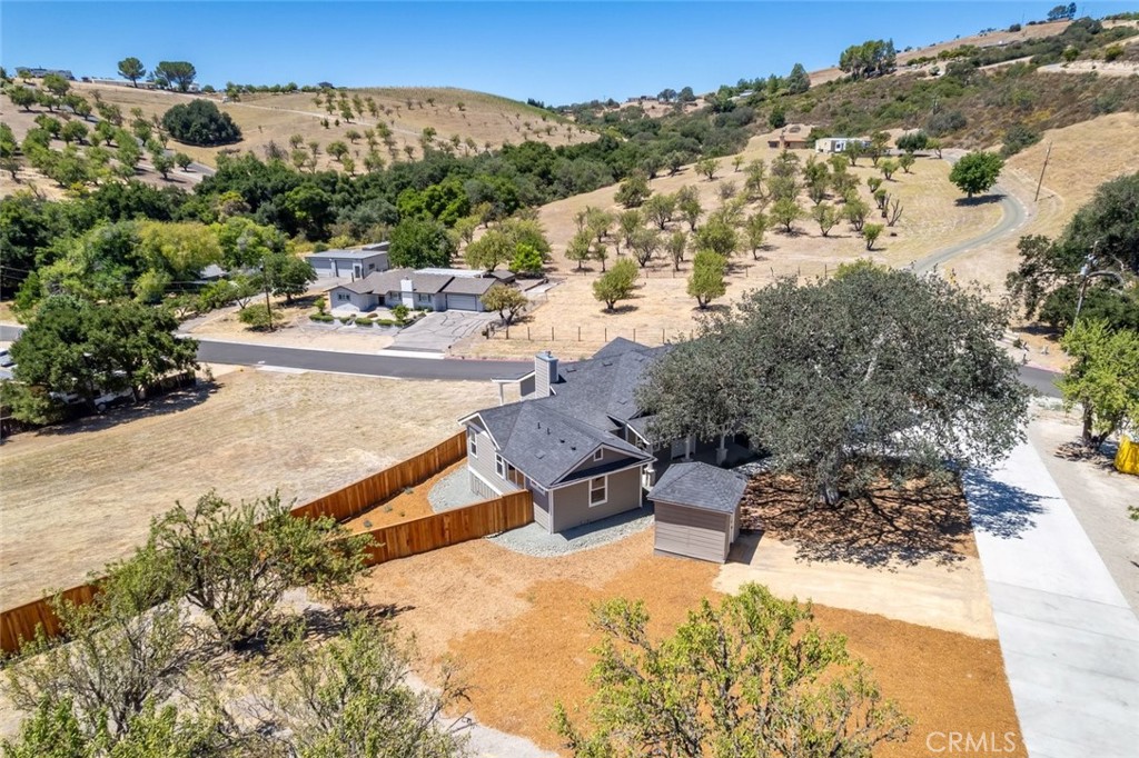 1006 Merry Hill Road, Paso Robles, CA 93446