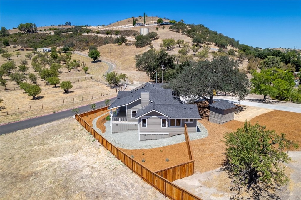 1006 Merry Hill Road, Paso Robles, CA 93446