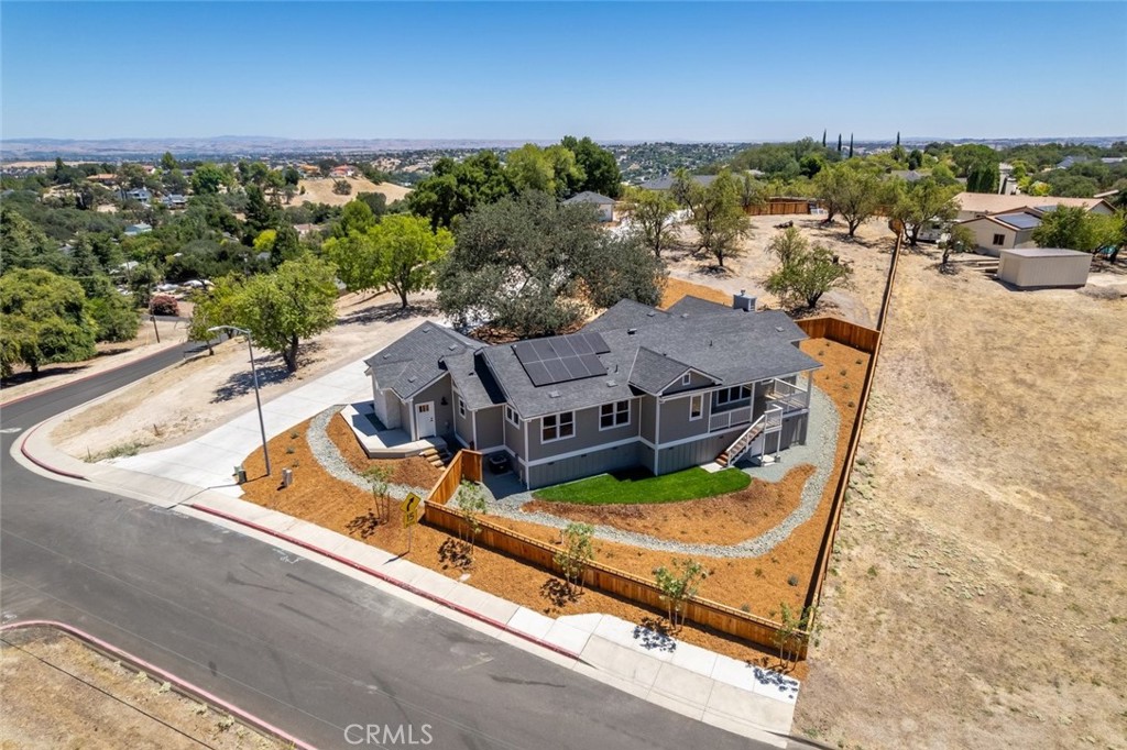 1006 Merry Hill Road, Paso Robles, CA 93446