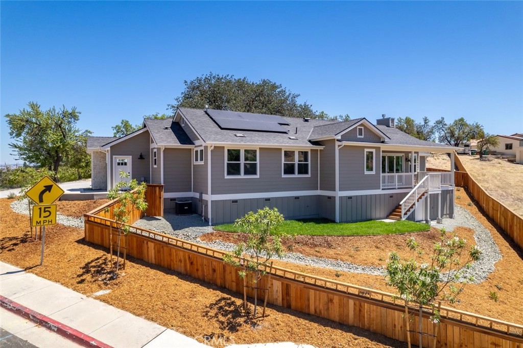 1006 Merry Hill Road, Paso Robles, CA 93446