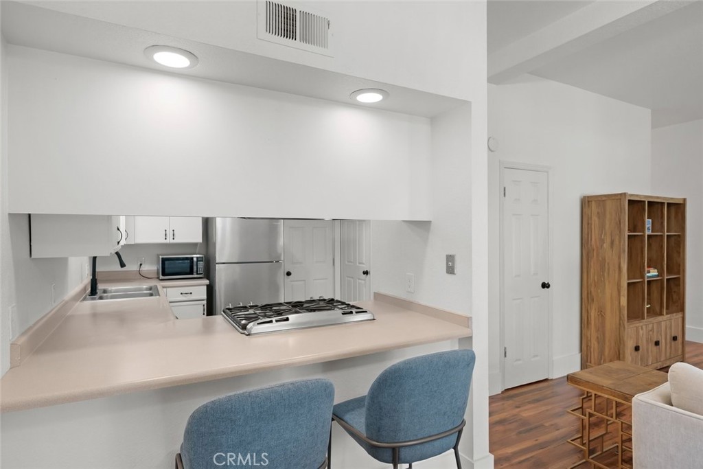 2221 King Court #22, San Luis Obispo, CA 93401