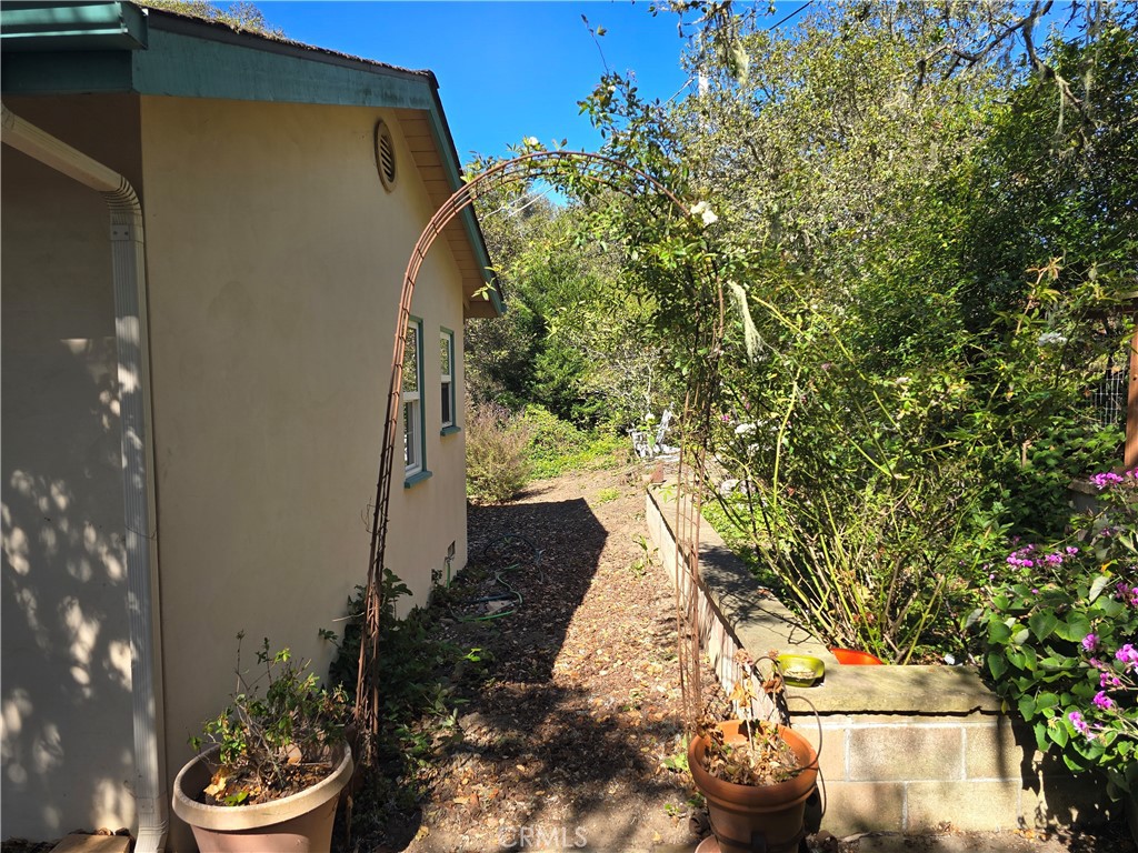 2300 Pineridge Dr, Cambria, CA 93428
