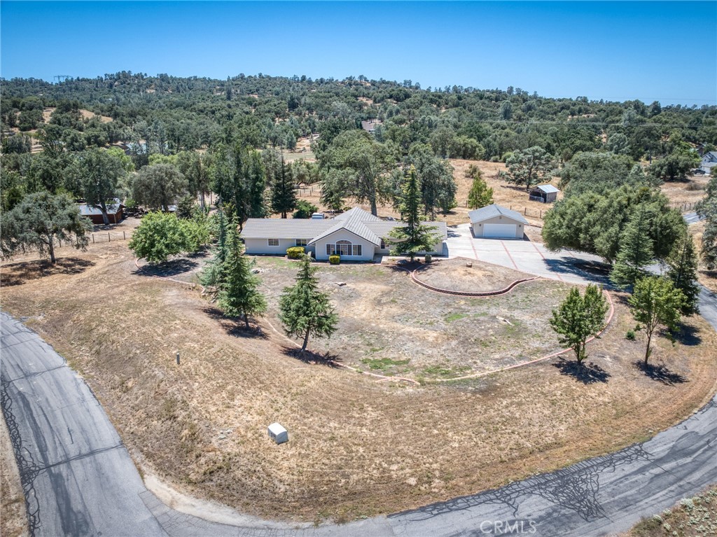 32115 Turkey Track, Auberry, CA 93602