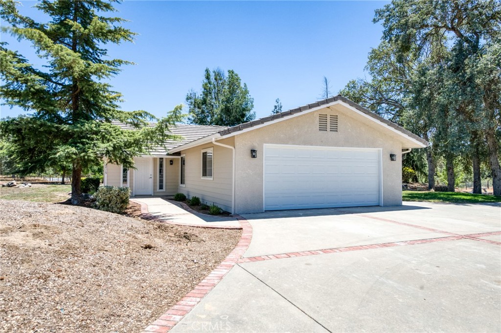 32115 Turkey Track, Auberry, CA 93602