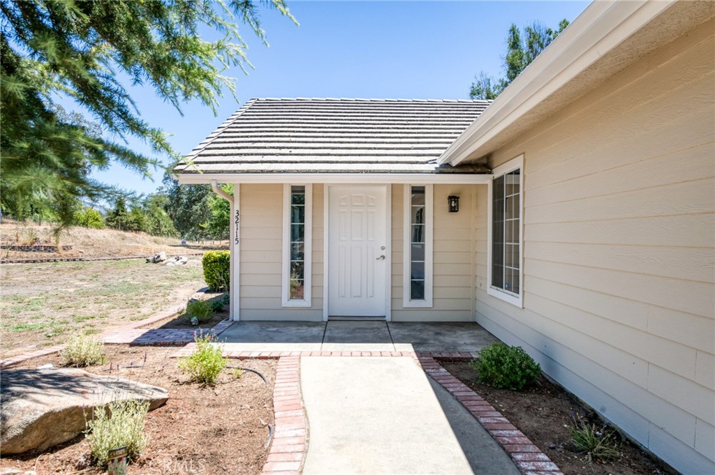 32115 Turkey Track, Auberry, CA 93602