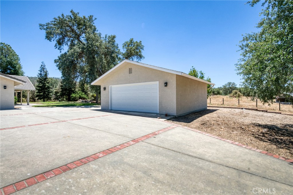 32115 Turkey Track, Auberry, CA 93602
